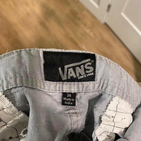 Vans Men Gray Cargo Shorts Size 36 Side Logo Pockets Casual Summer Beach - Picture 4 of 5
